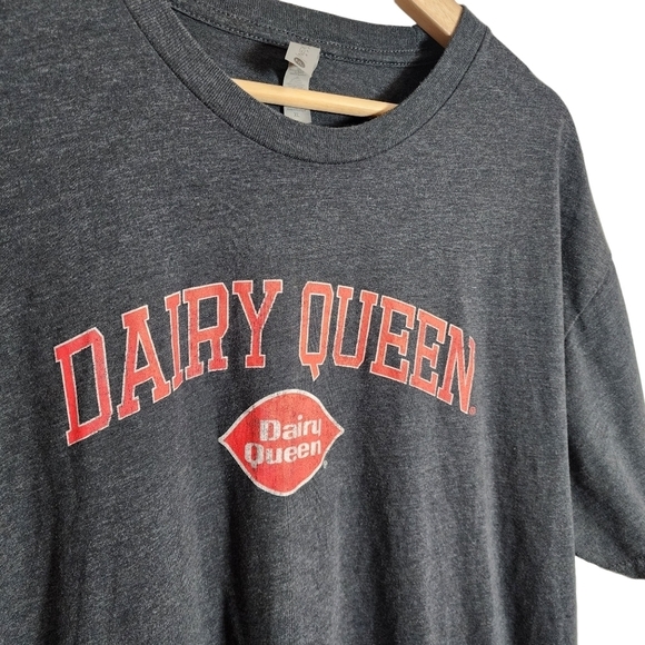 Dairy Queen Mens XL dark gray crew neck tee shirt Pop Culture big Logo - Picture 2 of 6